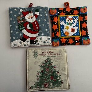 Set o 3 seasonal pot holders. New.